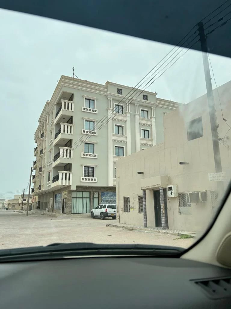 الدهاريز ع الخط الاول من البحر بنايه اسفار ريزدنس
