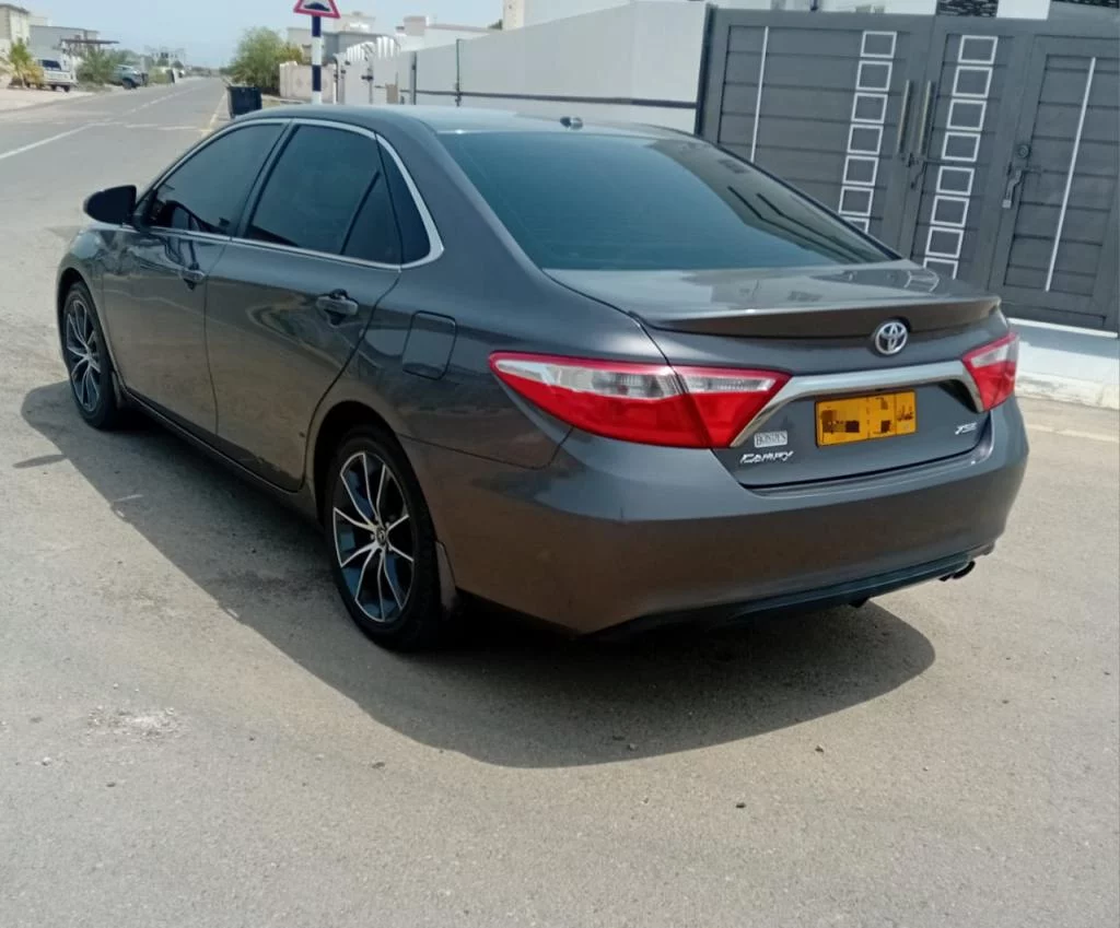 بيع كامري وارد امريكا لونه رمادي