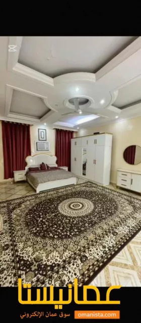 شقه ممتازة نظيفه مكونه من 3 غرف نوم ومجلس ومطبخ 2 دورات مياه