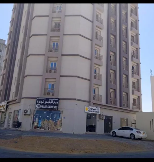 شقة للبيع في المعبيلة في الحي التجاري