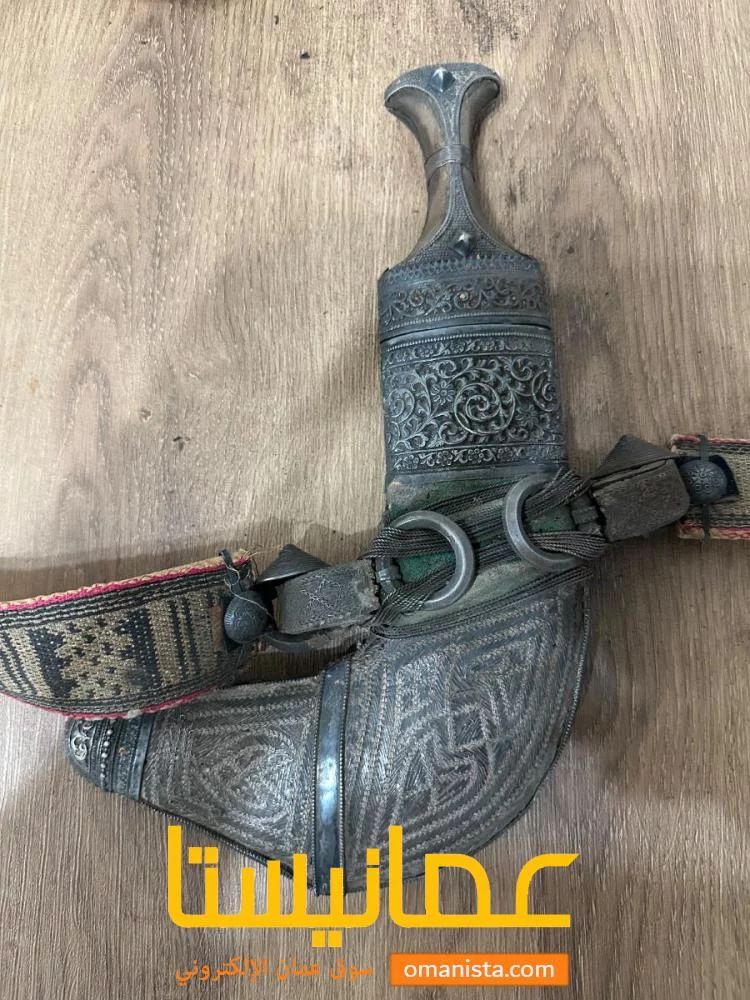 خنجر نادر جدا بقرن الزراف الأصلي