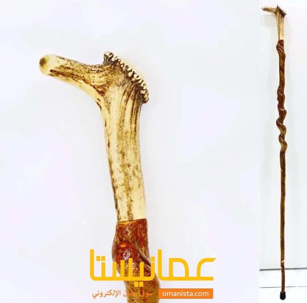 عصا طويلة مميزة المقبض من قرن الأيل