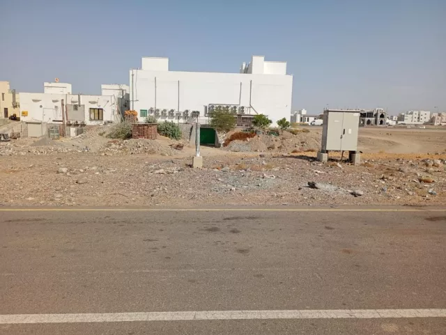 للبيع ارضين  شبك سكنية في المعبيلة الرابعة بلوك 1