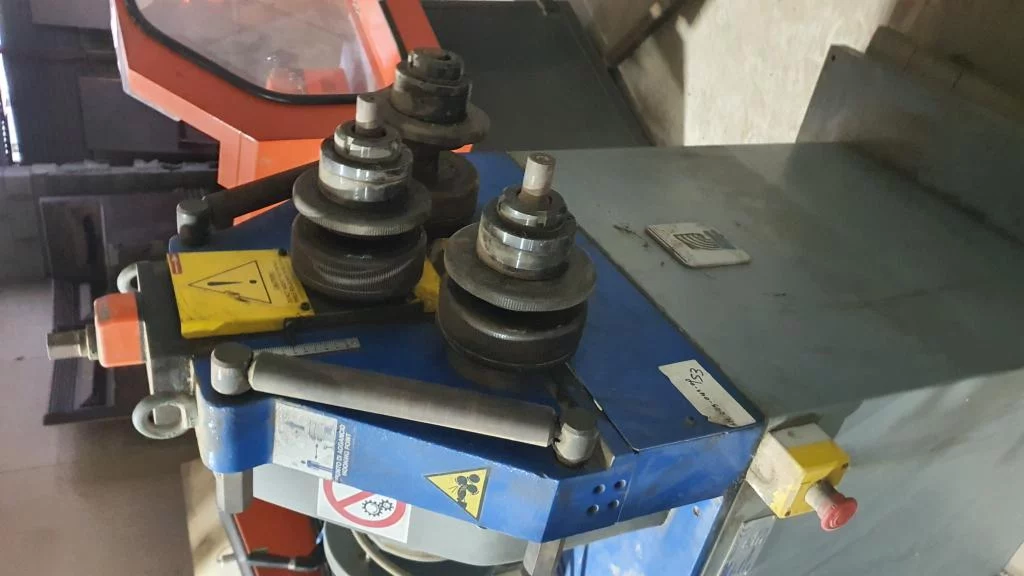 معدات ورشة ألمنيوم aluminum work shop  machines