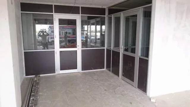 صناعة وتركيب الأبواب والنوافذ الألمنيوم واليوبسي والمضلات
