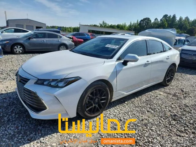 افلون موديل 2019 XLE رقم واحد الفول ابيض داخل سلفر فتحه بصمه نقط