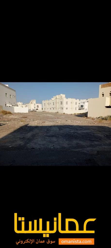 للبيع أرض سكينة في الخوض السادسة بمساحة كبيرة جدا