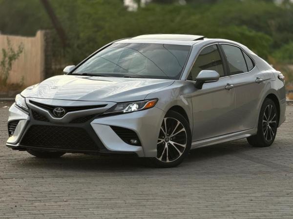 كامري اس اي 2018