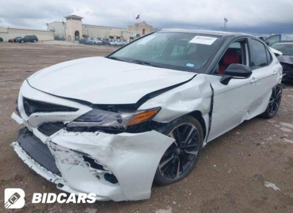 *عرض سريع كامري 2019 XSE ابيض داخل احمر فول مواصفات بانوراما