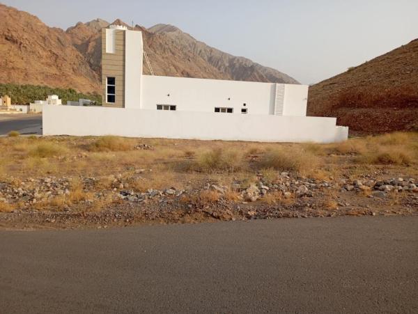 للبيع أرض سكينة في بوشر السادسة سوبر كورنر