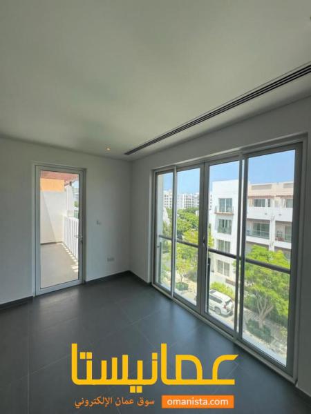 شقة للبيع في الموج مبنى لبان