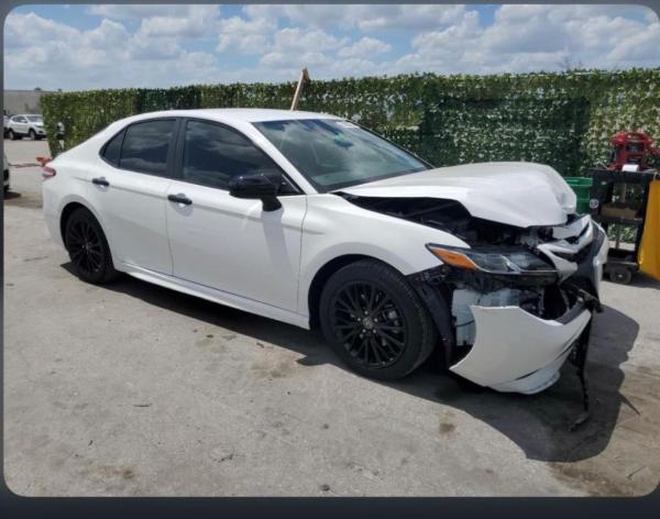 كامري 2020 بلاك إديشن حادث بسيط ايرباجات وكاله للبيع بالحادث