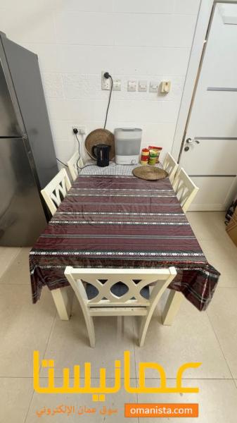 طاولة طعام ٦ اشخاص