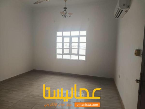 للايجار فيلا بموقع ممتاز بطابقين في المعبيلة 8شارع الاعمار