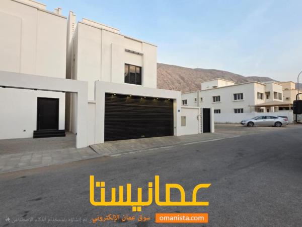 فيلا من توين للبيع في مرتفعات حي البيضاء بوشر