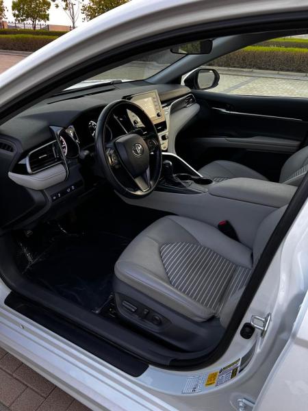 للبيع تويوتا كامري موديل ٢٠٢١ فئه SE