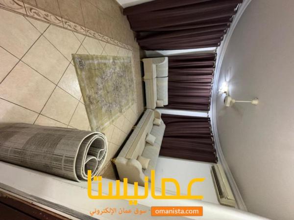 شقة كبيـرة للايجار في مسقط بالخوير مقابل نادي عمان وفندق هوليداي