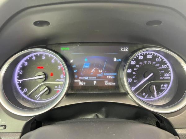 كامري للبيع 2020 نظيف من الاخر