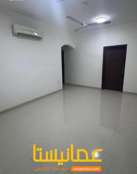 للبيع شقة ممتازة في موقع ممتاز في المعبيلة الجنوبية السابعة