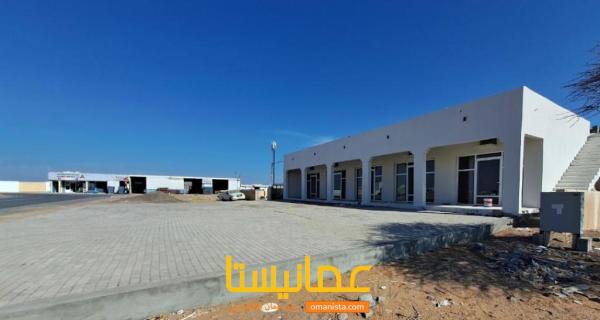 ارض صناعية بولاية بدية بها ٥ محلات وجراج وسكن عمال