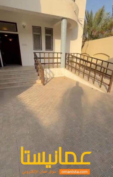 للايجار دور ارضي في مدينة السلطان قابوس