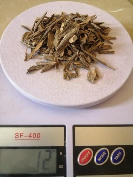 عود هندي قشور سوبر الرائحة السويتية الغنية عن التعريف.