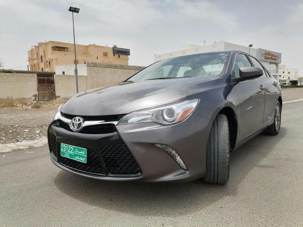 كامري 2017. SE .بحادث بسيط .وأيرباجات الوكالة. داخليه فلاش