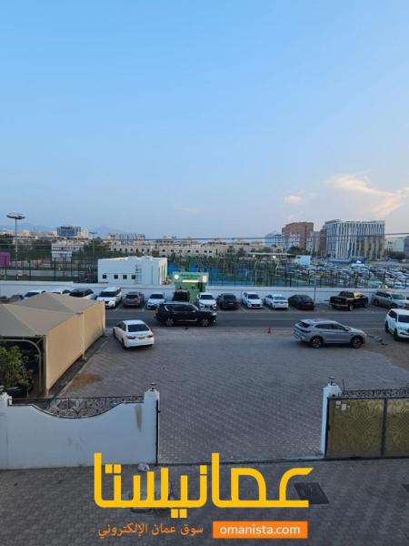 للايجار غرفة وصالة في العذيبة فاخرة