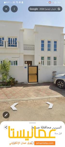 للايجار شقة نظيفة وواسعة في الدور الاول في مبنى سكني في المعبيلة