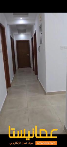 شقه للبيع في بوشــــر مع الأثاث