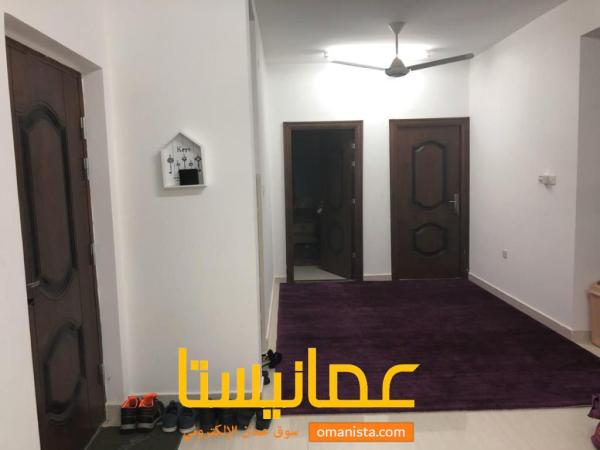 فرررصة ? شقة للبيع نظيفة جداً في مسقط مطلة على البحر دارسيت( الس