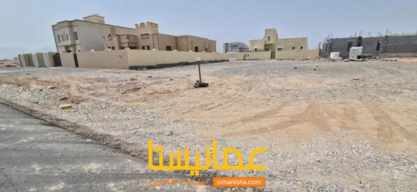 أرض للبيع في الواسط بجميع الخدمات وموقعها ممتاز جدا