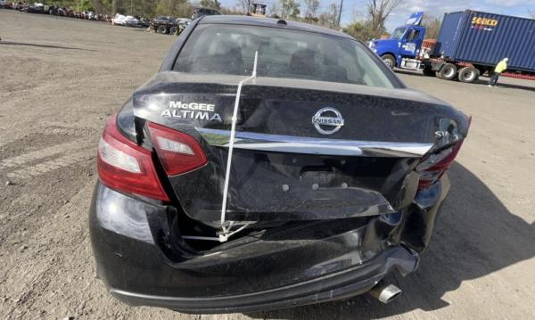 ألتيما موديل 2018 SV بحادث خفيف جدا