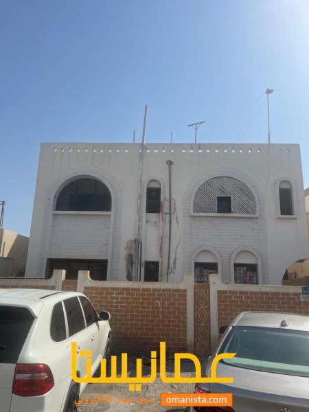 للبيع فيلا بنظام شقتين في سوق الخوض