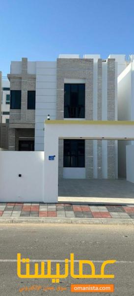 للبيع توين فيلا راقية وبتشطيبات عالية الجودة وتصميم عصري في الخو