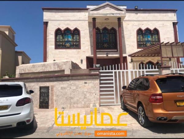 فيلا راقية من الرخام للبيع