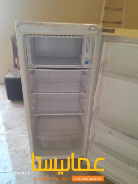 ثلاجه حجم متوسط بحاله ممتازه جدا