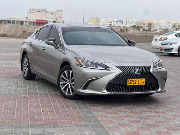 لكزس es300 ٢٠١٩ هايبرد استخدام شخصي