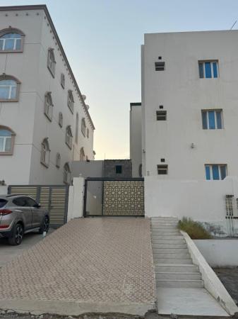 للبيع شقه ارضيه في المعبيله الرابعه