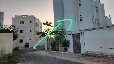 للايجار شقتين بمساحات واسعة في المعبيلة في شارع النور