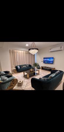 للايجار شقة دوبلكس في بوشر مفروشة بالكامل