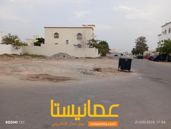 للبيع ارض سكينة في المعبيلة السابعة سوبر كورنر