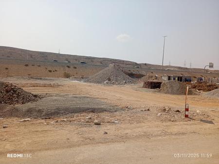 للبيع ارض سكينة في الخوض السادسة بمساحة كبيرة