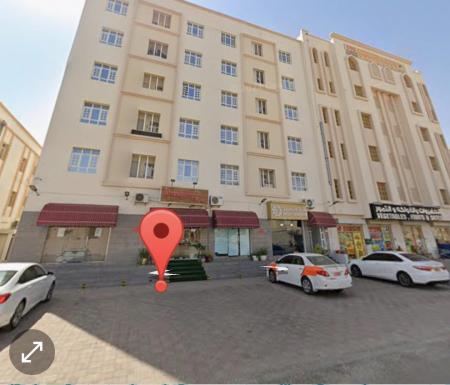 للبيع شقة ممتازة في شارع الخير وبموقع حيوي نشط في المعبيلة