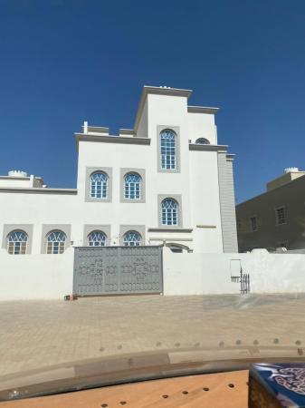 للايجار شقة للعوائل في بناية سكنية الدور 2 في المعبيلة 8