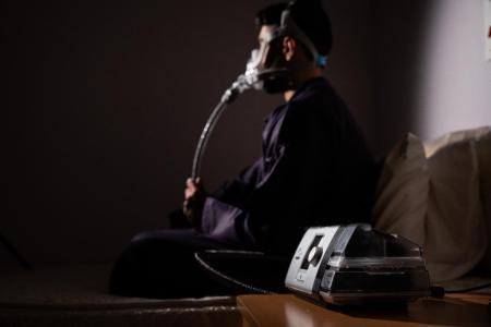 مريض خلف القضبان يناشدكم فك كربته