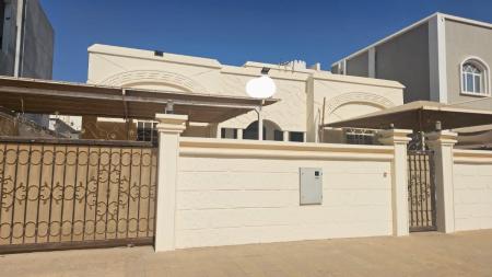 للبيع منزل في المعبيله الثامنه