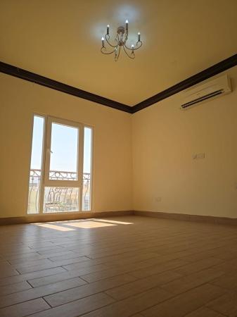 للبيع شقة ممتازة جدا للاستثمار أو للسكن في بوشر شارف الغاف