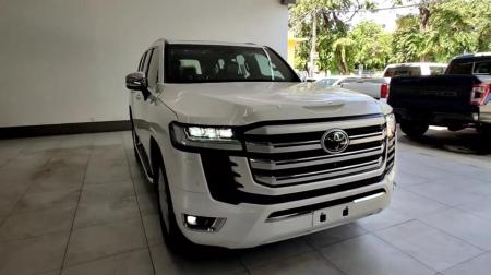 تويوتا لاند كروزر توين توربو VXR موديل 2022