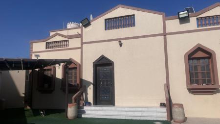 للبيع فيلا ارضيه مع ملحق في المهبيله الجنوبيه